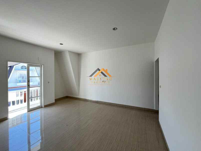 dijual rumah komplek medan resort city