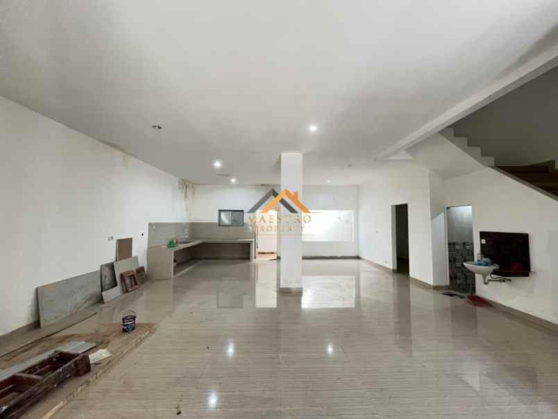 dijual rumah komplek medan resort city