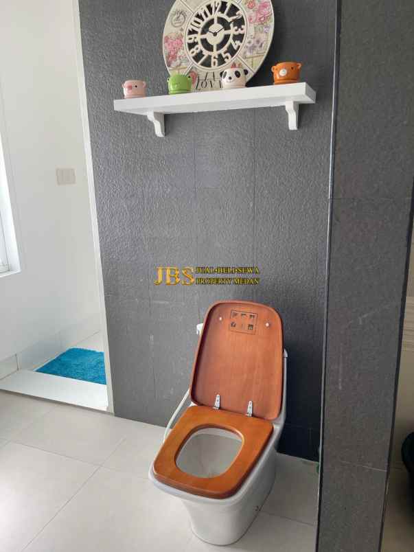 dijual rumah komplek mutiara residence