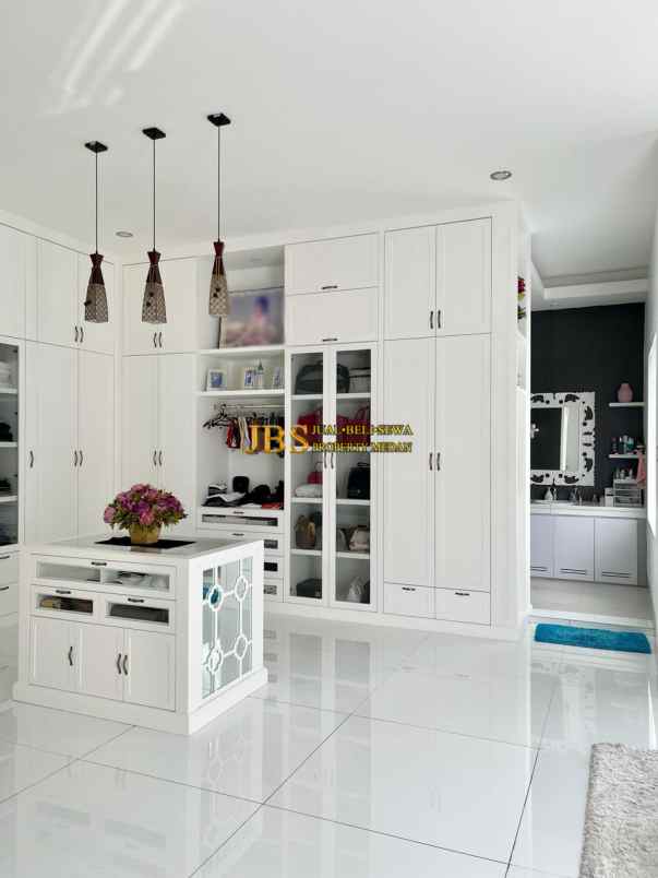 dijual rumah komplek mutiara residence