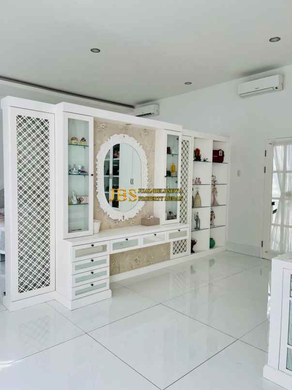 dijual rumah komplek mutiara residence