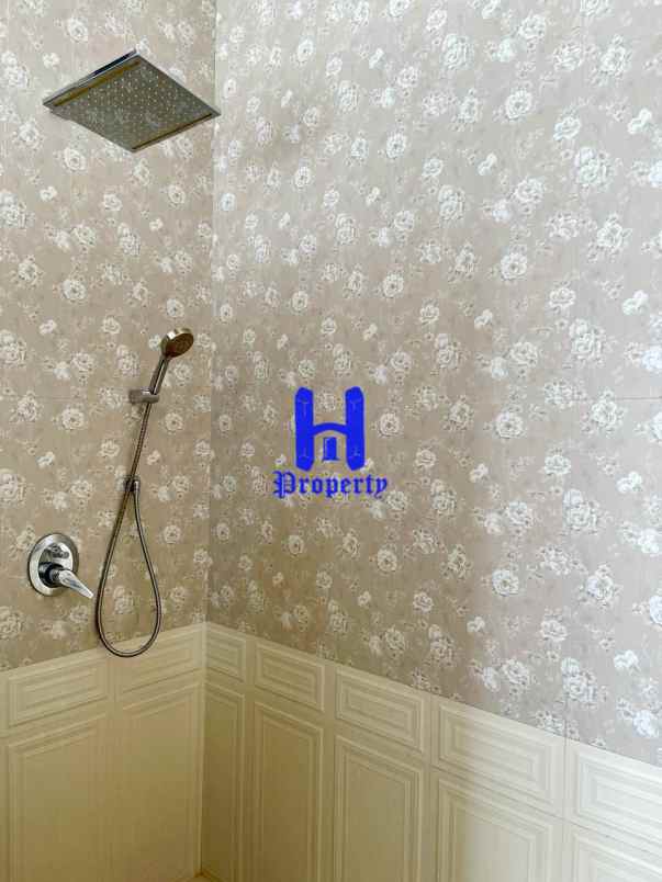 dijual rumah komplek mutiara residence