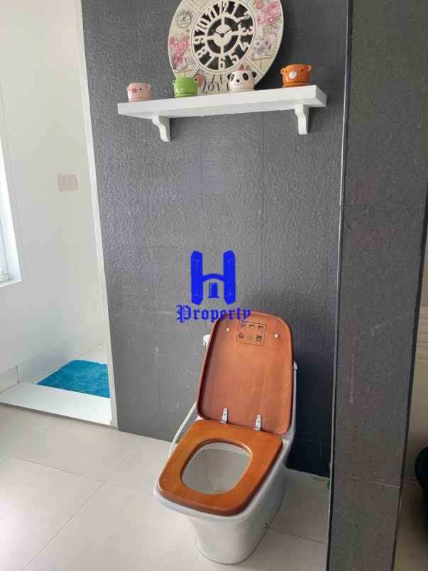 dijual rumah komplek mutiara residence