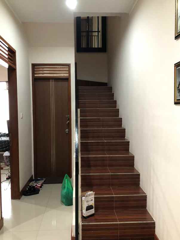 dijual rumah komplek pesona bali