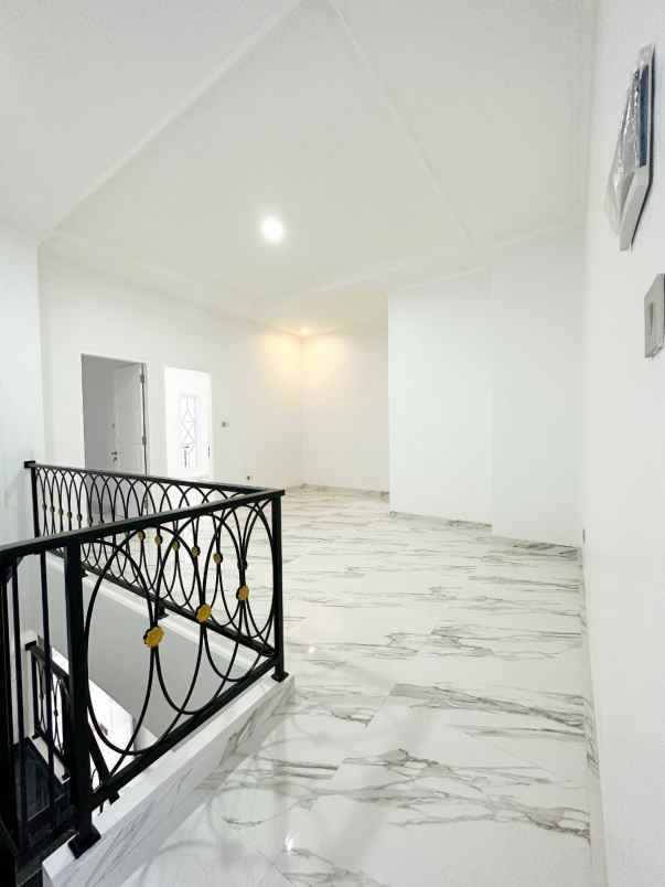 dijual rumah komplek ptb duren sawit