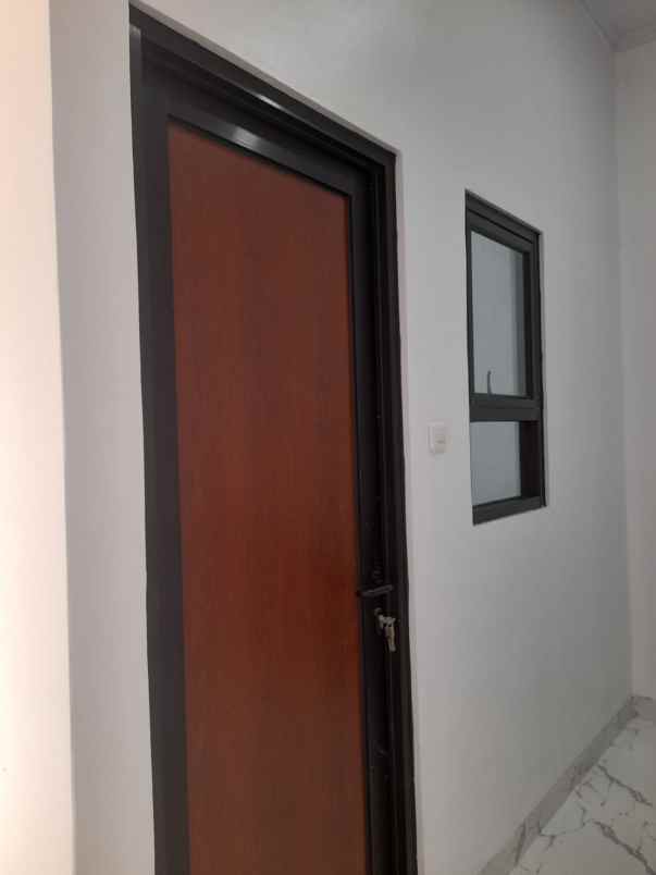dijual rumah komplek rumah dasana indah