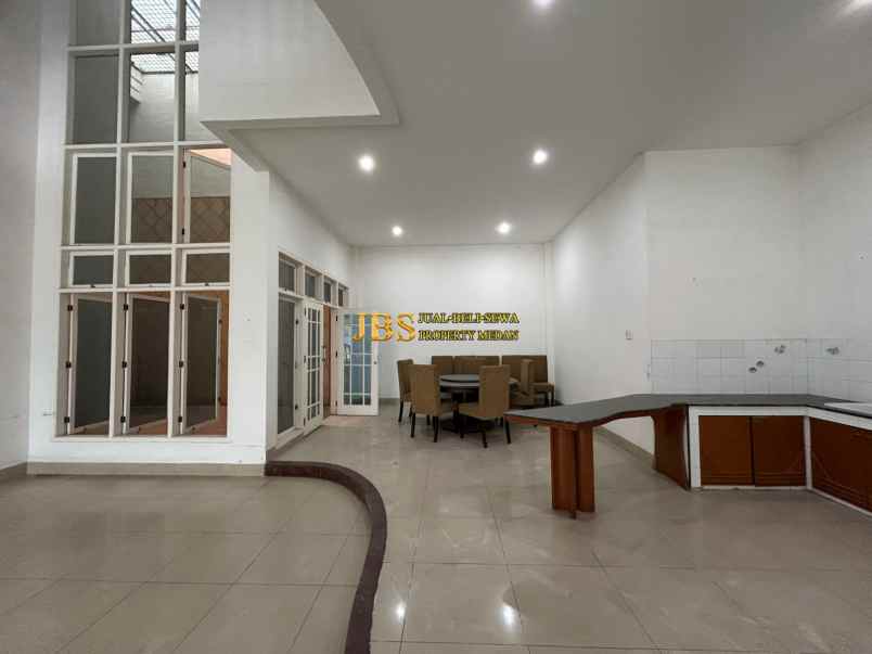 dijual rumah komplek taman malibu indah