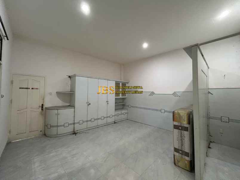 dijual rumah komplek taman malibu indah