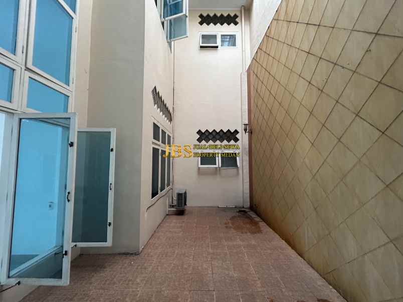 dijual rumah komplek taman malibu indah