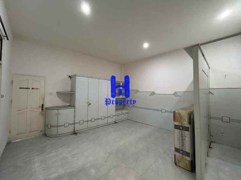 dijual rumah komplek taman malibu indah