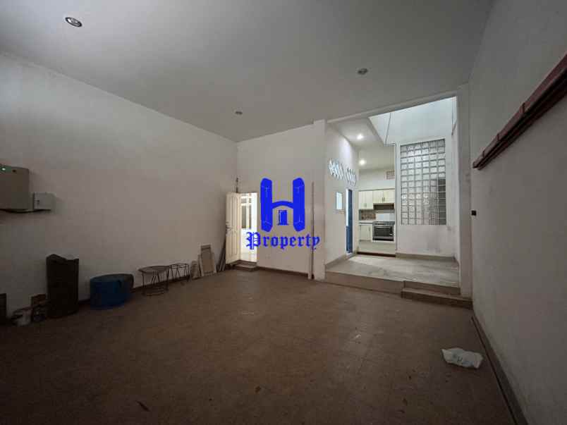 dijual rumah komplek taman malibu indah