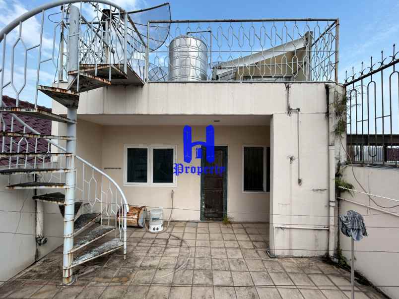 dijual rumah komplek taman malibu indah