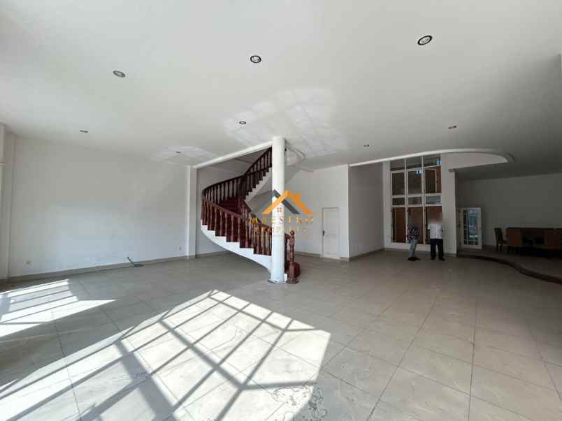 dijual rumah komplek taman malibu indah