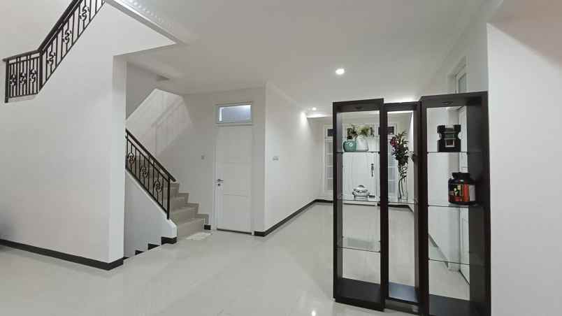 dijual rumah kota wisata cibubur