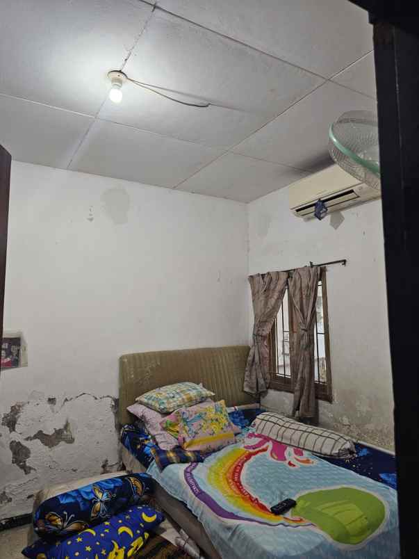 dijual rumah kutisari indah barat