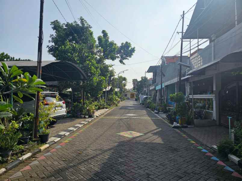 dijual rumah kutisari indah barat