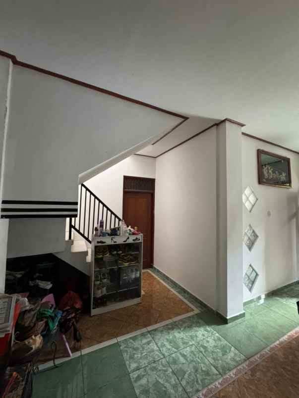 dijual rumah lantai 2 lokasi penamparan denpasar barat