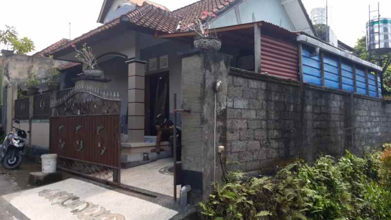 dijual rumah lokasi jalan patih nambi denpasar utara