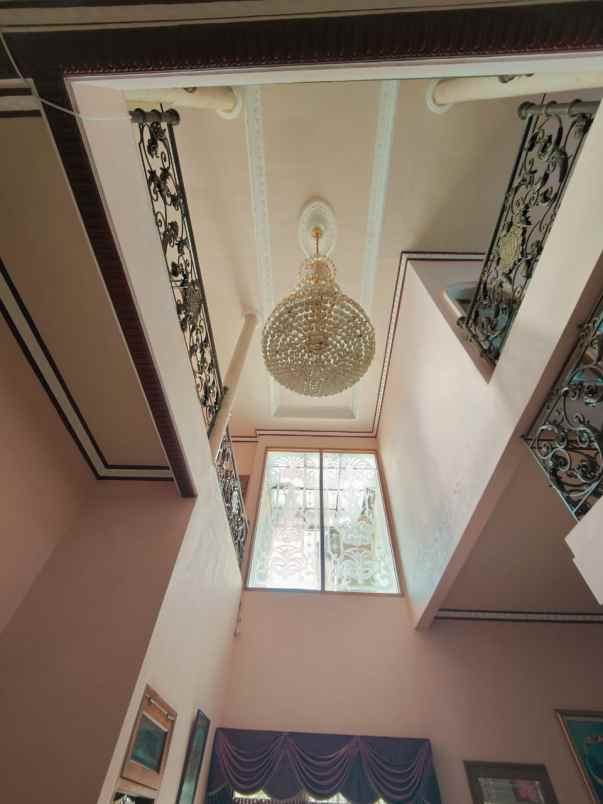 dijual rumah lokasi jalan soekarno hatta kota malang