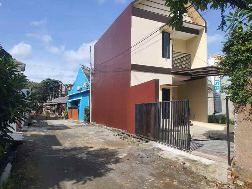 dijual rumah lubang buaya