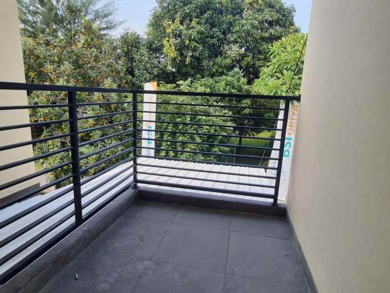 dijual rumah lubang buaya