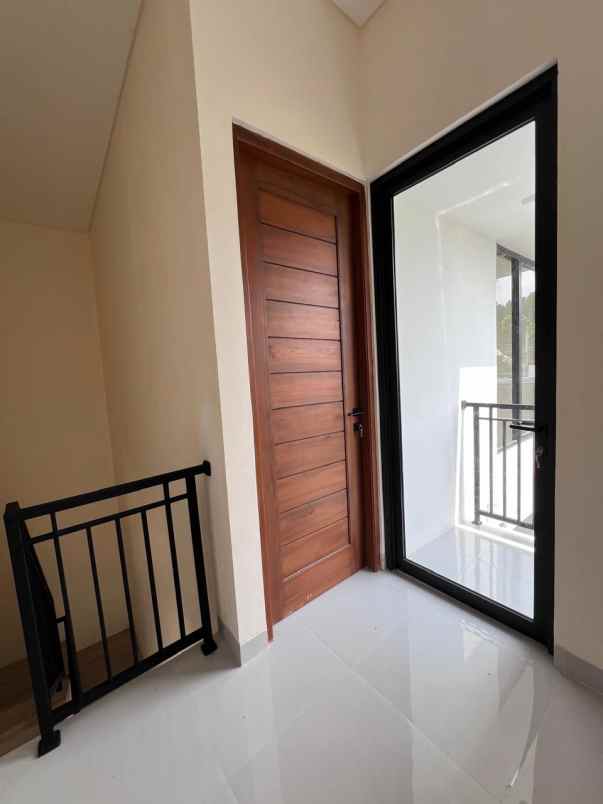 dijual rumah malangrejo