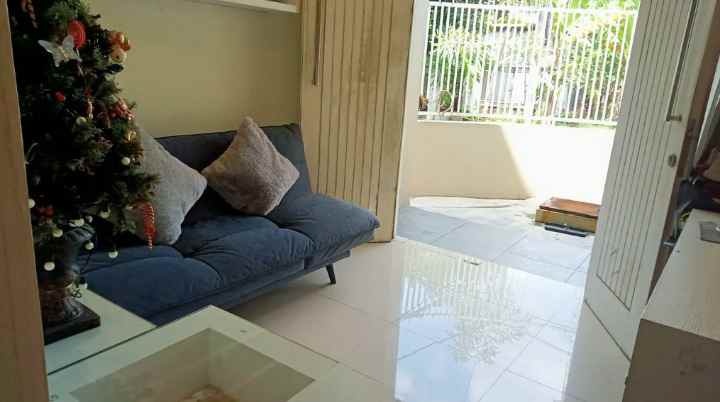 dijual rumah manyar indah