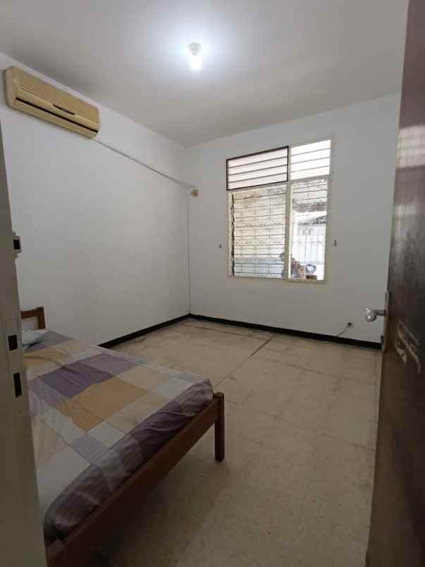 dijual rumah mayjend sungkono