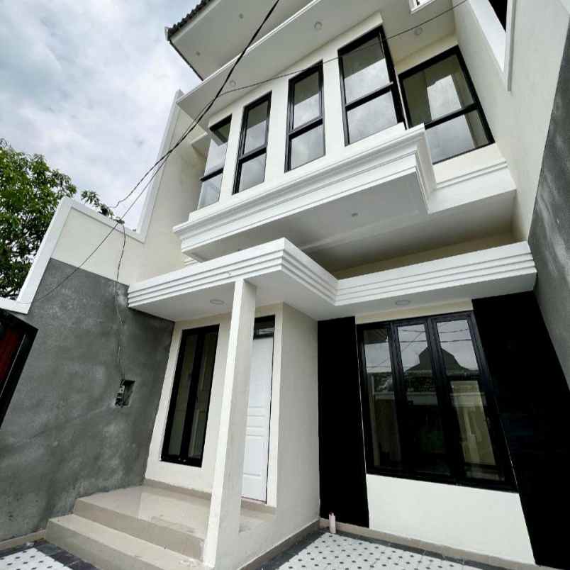 dijual rumah medayu utara