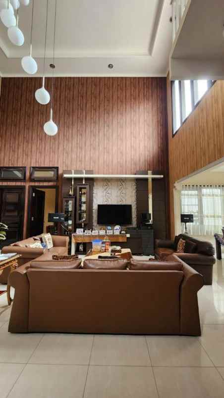 dijual rumah mewah dekat gedung sate bandung