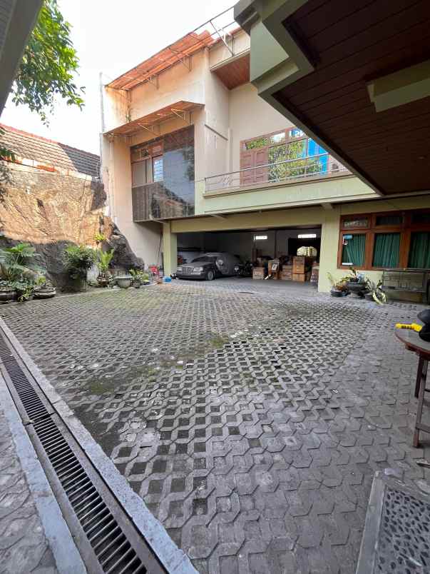 dijual rumah mewah di tengah kota solo