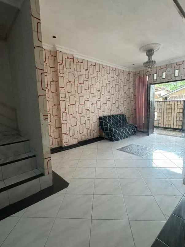 dijual rumah minimalis 3 lantai di lebak bulus
