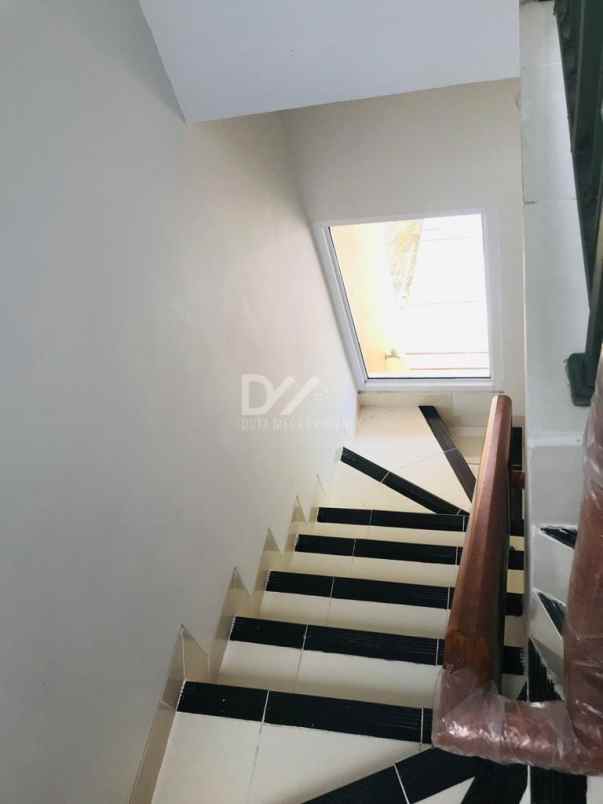 dijual rumah minimalis di gading serpong