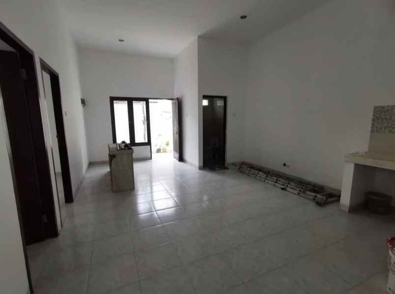dijual rumah minimalis lokasi sibang gede