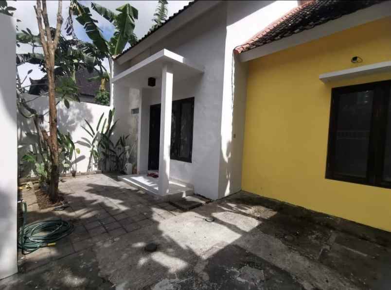 dijual rumah minimalis lokasi sibang gede