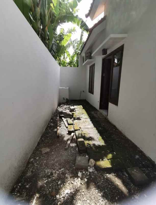 dijual rumah minimalis lokasi sibang gede