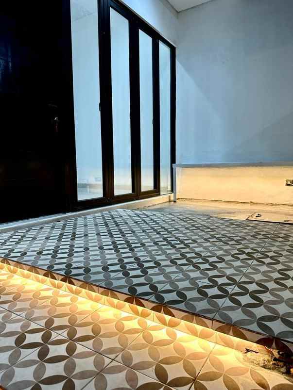 dijual rumah ngagel wasana