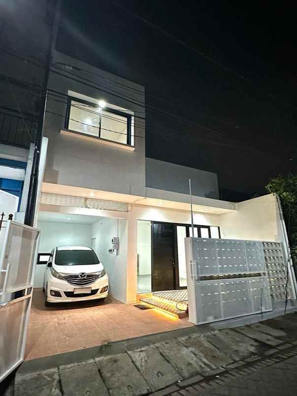 dijual rumah ngagel wasana