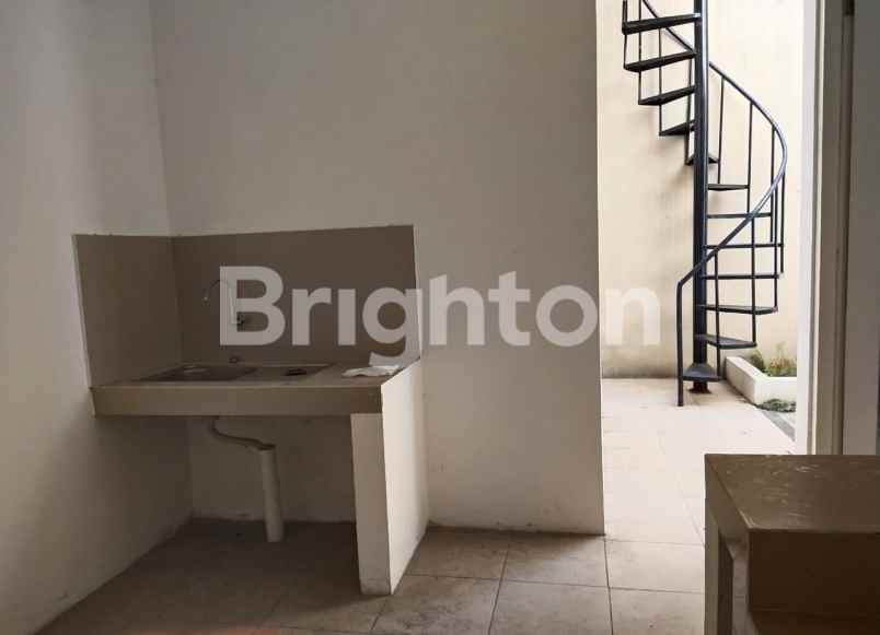 dijual rumah nirwana eksekutif