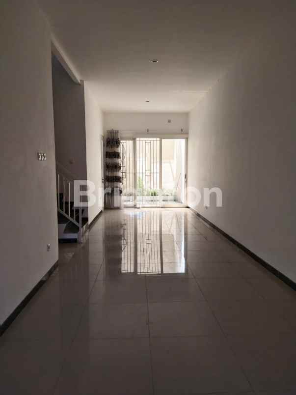 dijual rumah nirwana eksekutif