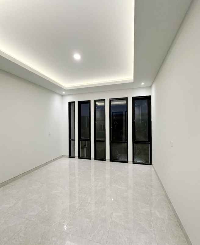 dijual rumah nirwana eksekutif wonorejo