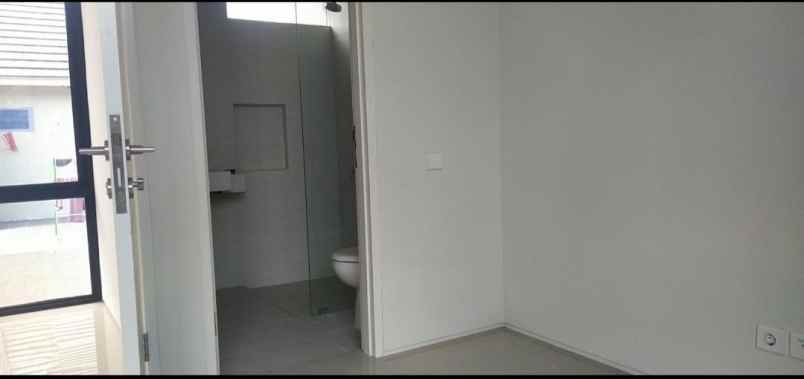 dijual rumah northwest lake citraland