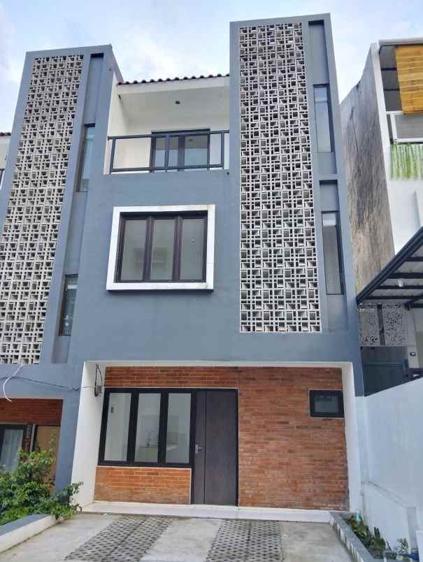 dijual rumah nuansa alam setiabudi