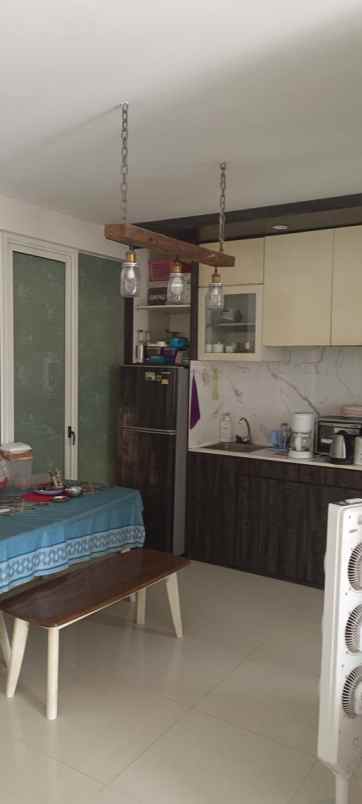 dijual rumah pakuwon city