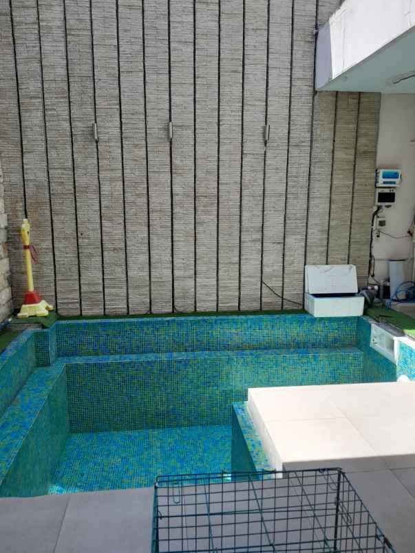 dijual rumah palm beach pakuwon city