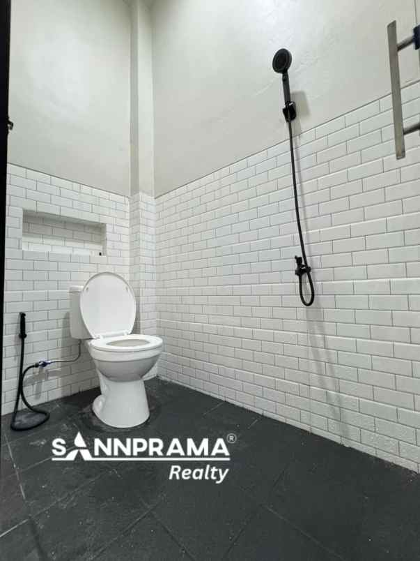 dijual rumah pancoran mas depok