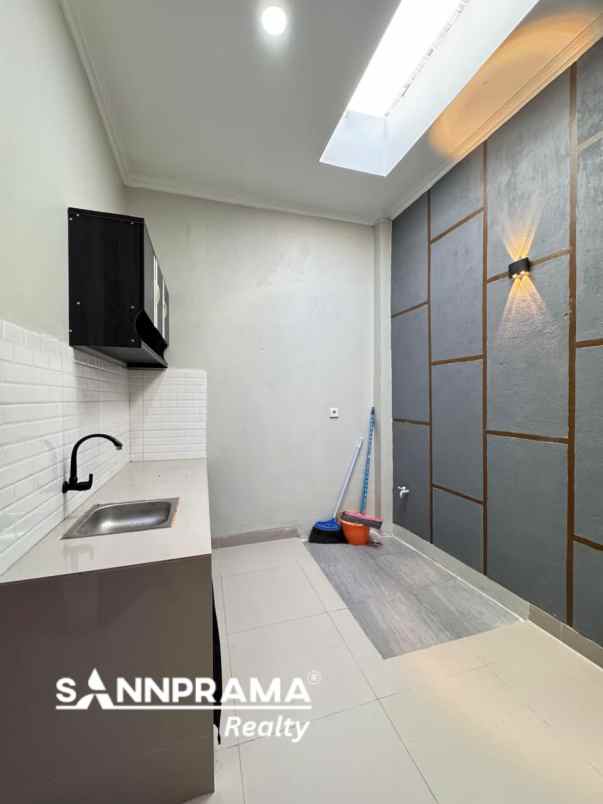 dijual rumah pancoran mas depok