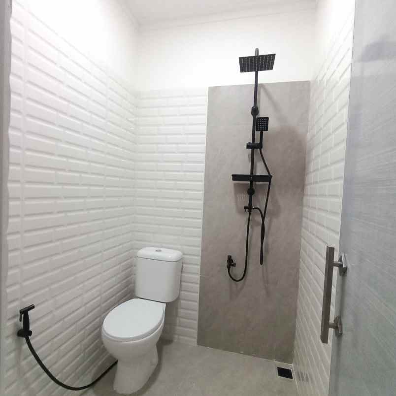 dijual rumah panjibuwono city