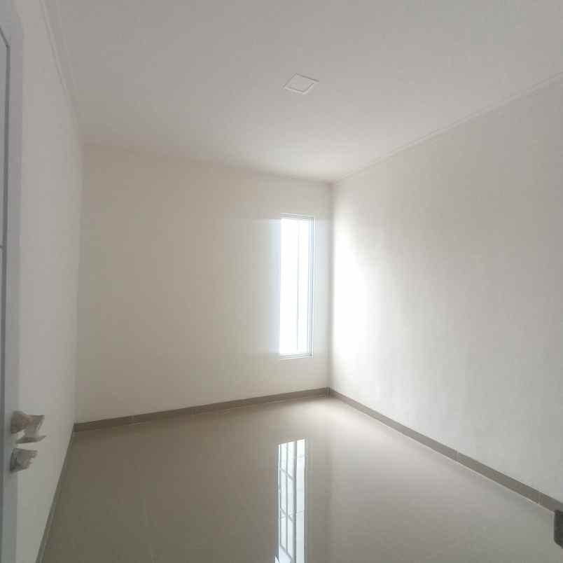 dijual rumah panjibuwono city