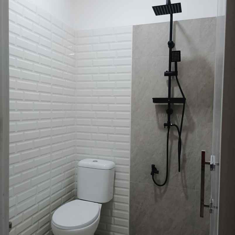 dijual rumah panjibuwono city